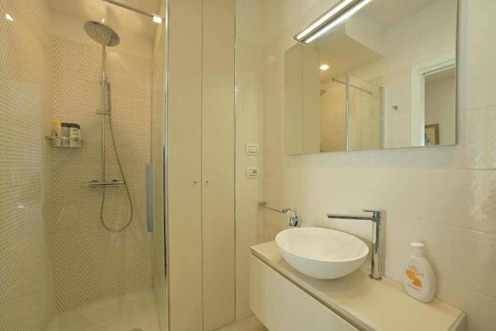 Luxury Apartament Con Garage Vista Mare Alassio Per 6 Persone Экстерьер фото