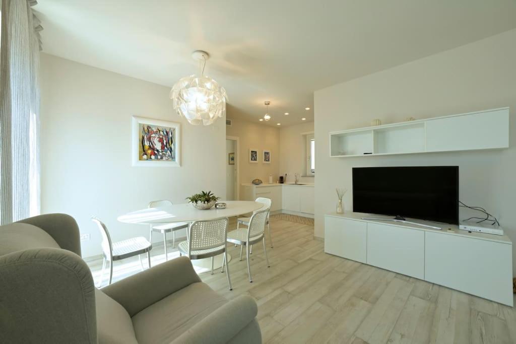 Luxury Apartament Con Garage Vista Mare Alassio Per 6 Persone Экстерьер фото