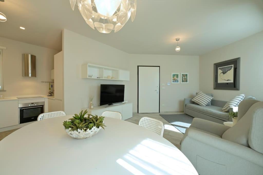 Luxury Apartament Con Garage Vista Mare Alassio Per 6 Persone Экстерьер фото