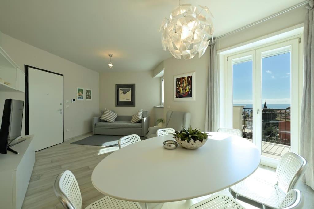 Luxury Apartament Con Garage Vista Mare Alassio Per 6 Persone Экстерьер фото
